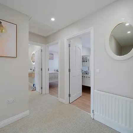 3 Main Street Nyaraló Downings