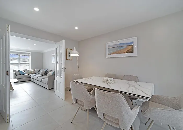 3 Main Street Downings